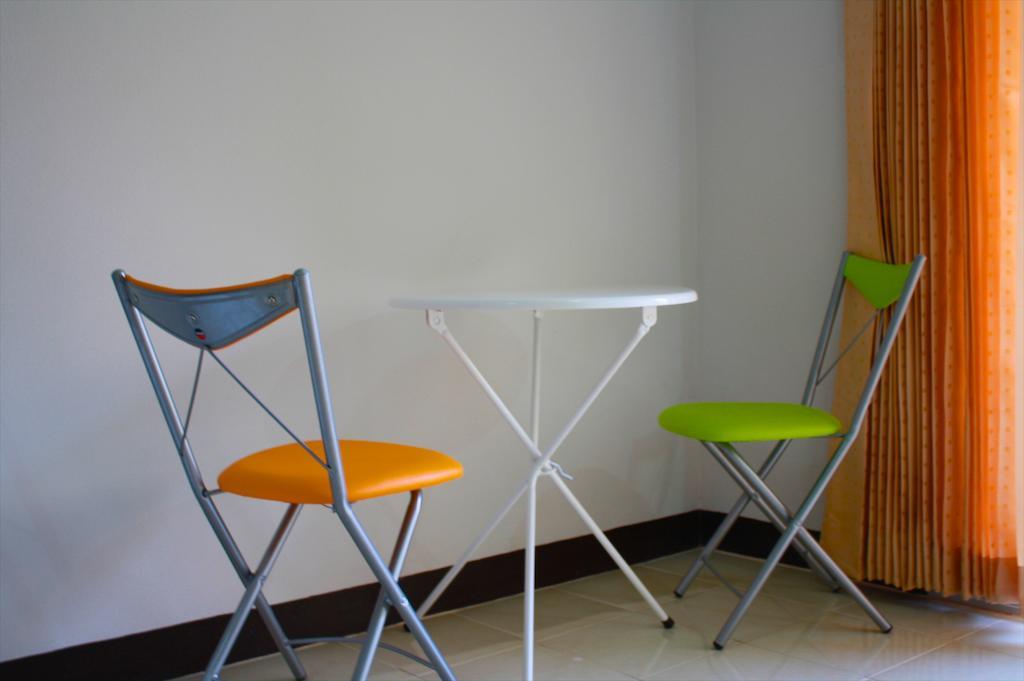 Baanbudsarin Apartment Szingburi Kültér fotó