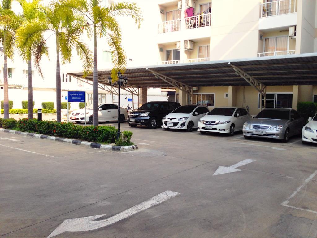 Baanbudsarin Apartment Szingburi Kültér fotó